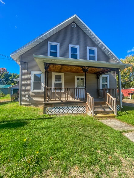 Building Photo - 8 Howe St