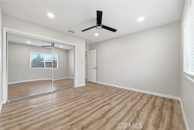 Building Photo - 1647 N Lake Ave