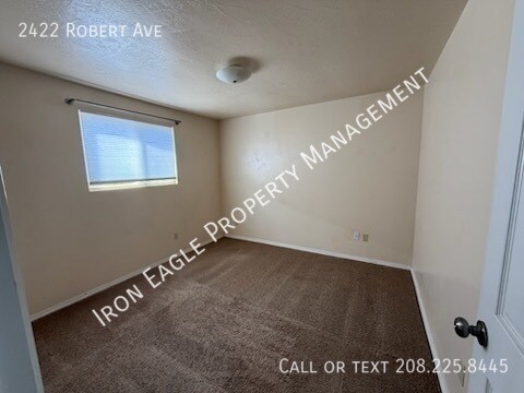 Building Photo - 2422 Robert Ave