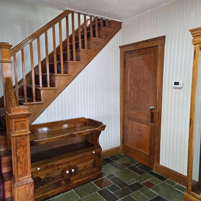 Building Photo - 22 Hope Ave