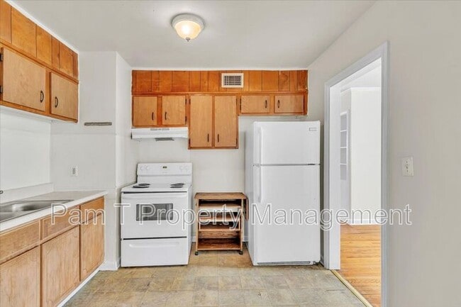 Building Photo - 1702 E.35TH St.