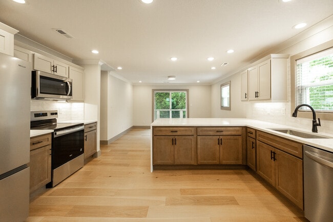 Building Photo - 331 Clover Hill Rd