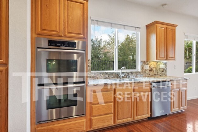 Building Photo - 6025 CreekBerry Wy