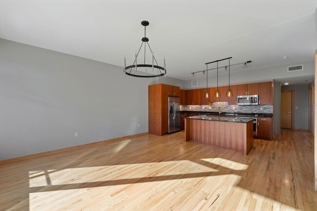 Building Photo - 1120 S 2nd St