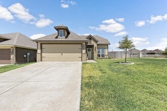 Building Photo - 2000 Bleeker Cv