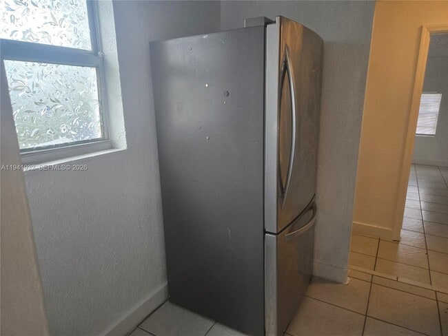 Building Photo - 1645 Lauderdale Manor Dr