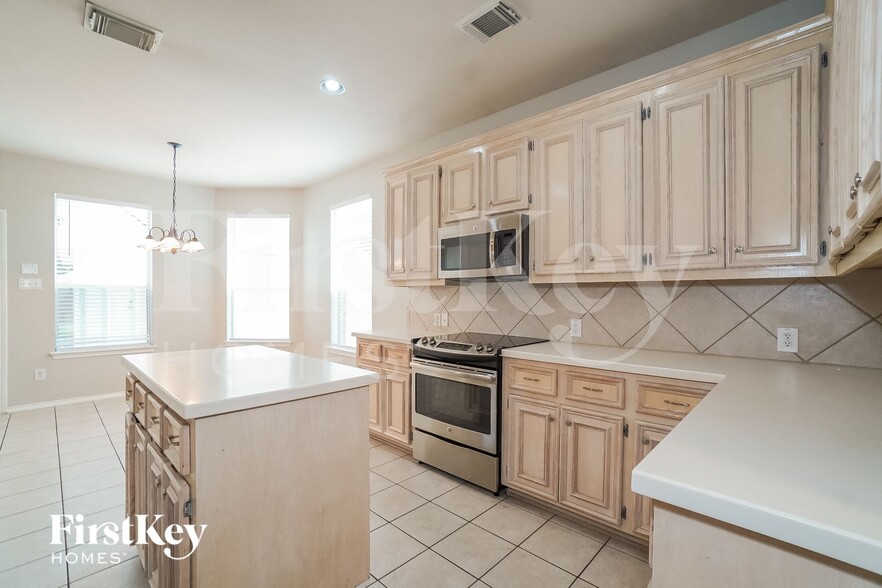 Building Photo - 11511 Maple Falls Dr