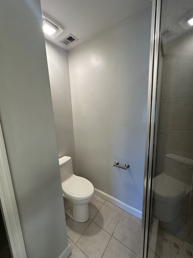 Building Photo - West End Condo