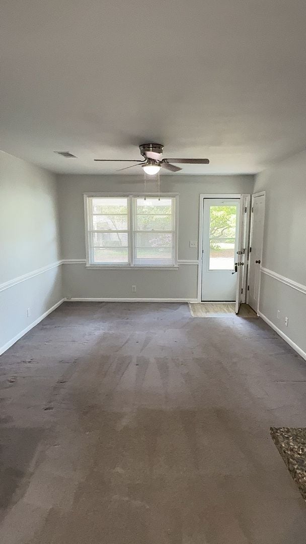 Building Photo - 2BR Duplex with Washer/Dryer + Fresh Updates + Lawn care included