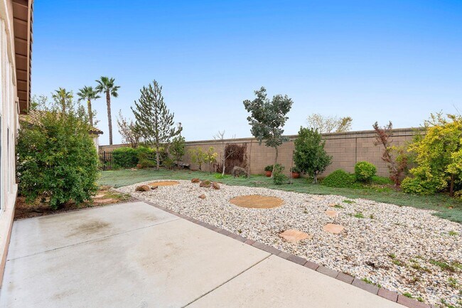 Building Photo - 123 Alpine Dr