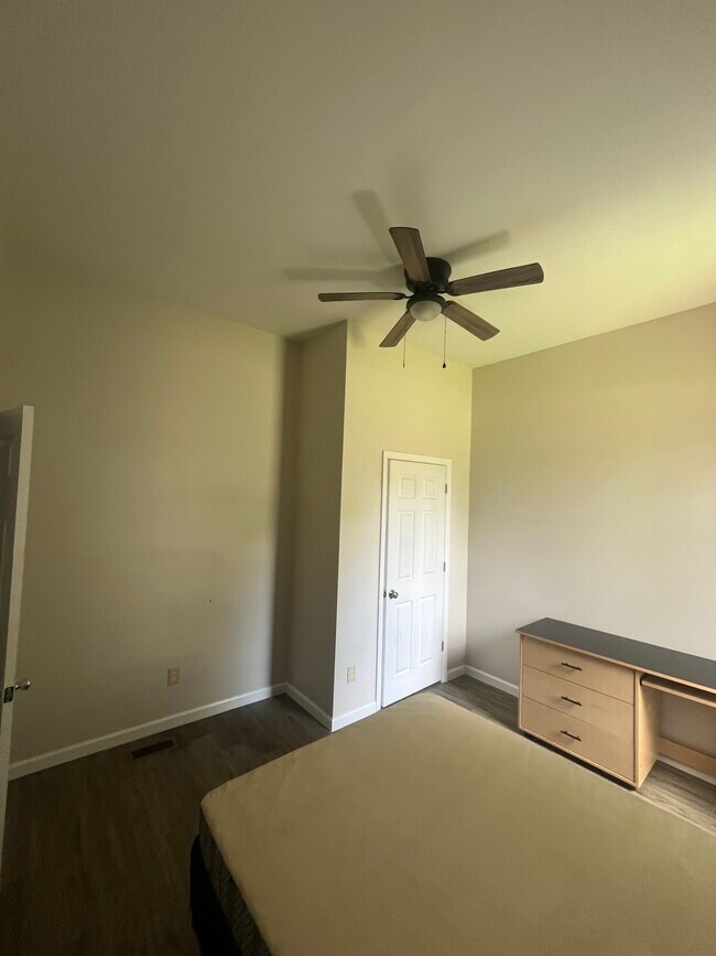 Building Photo - 206 Ridge Rd