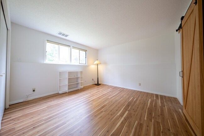 Building Photo - 13396 Everest Ave