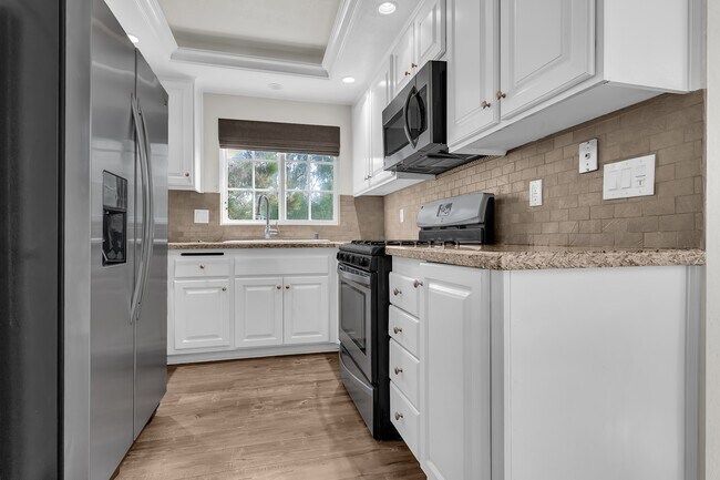 Building Photo - 33212 Ocean Bright