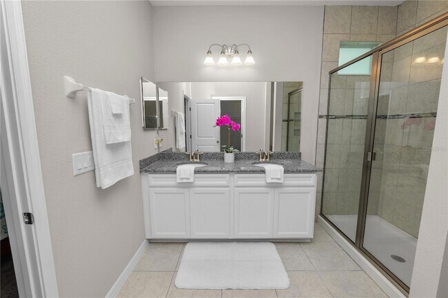 Building Photo - 6577 Great Bear Dr