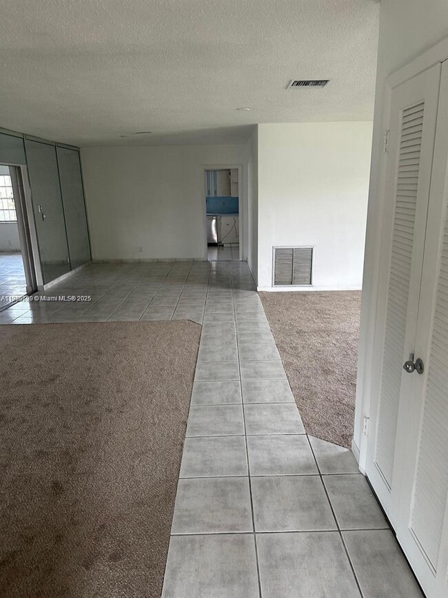 Building Photo - 5360 Fletcher St