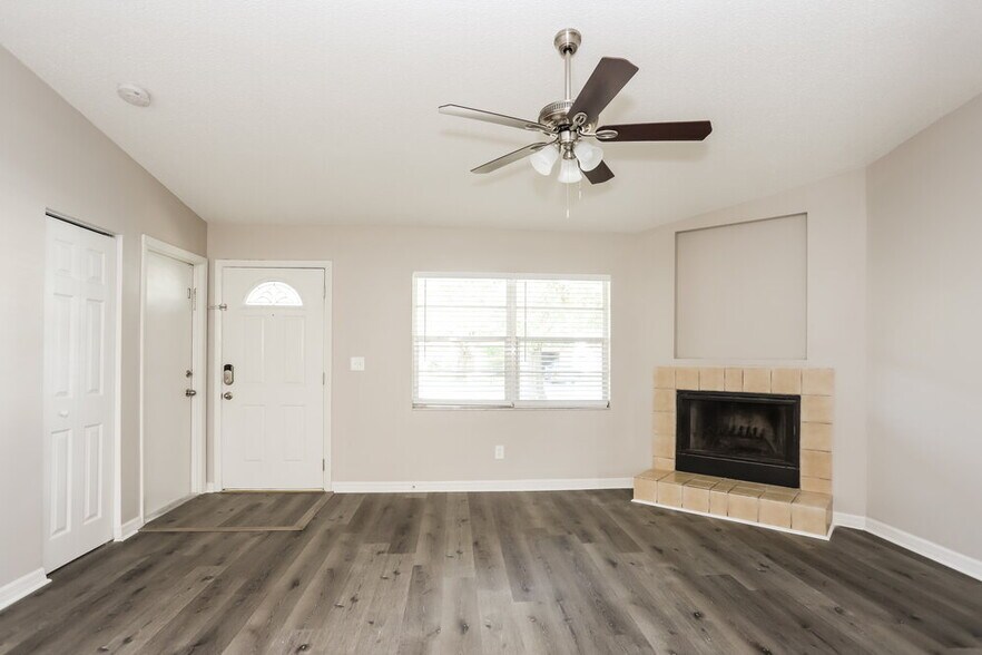 Building Photo - 11337 Blackbark Dr