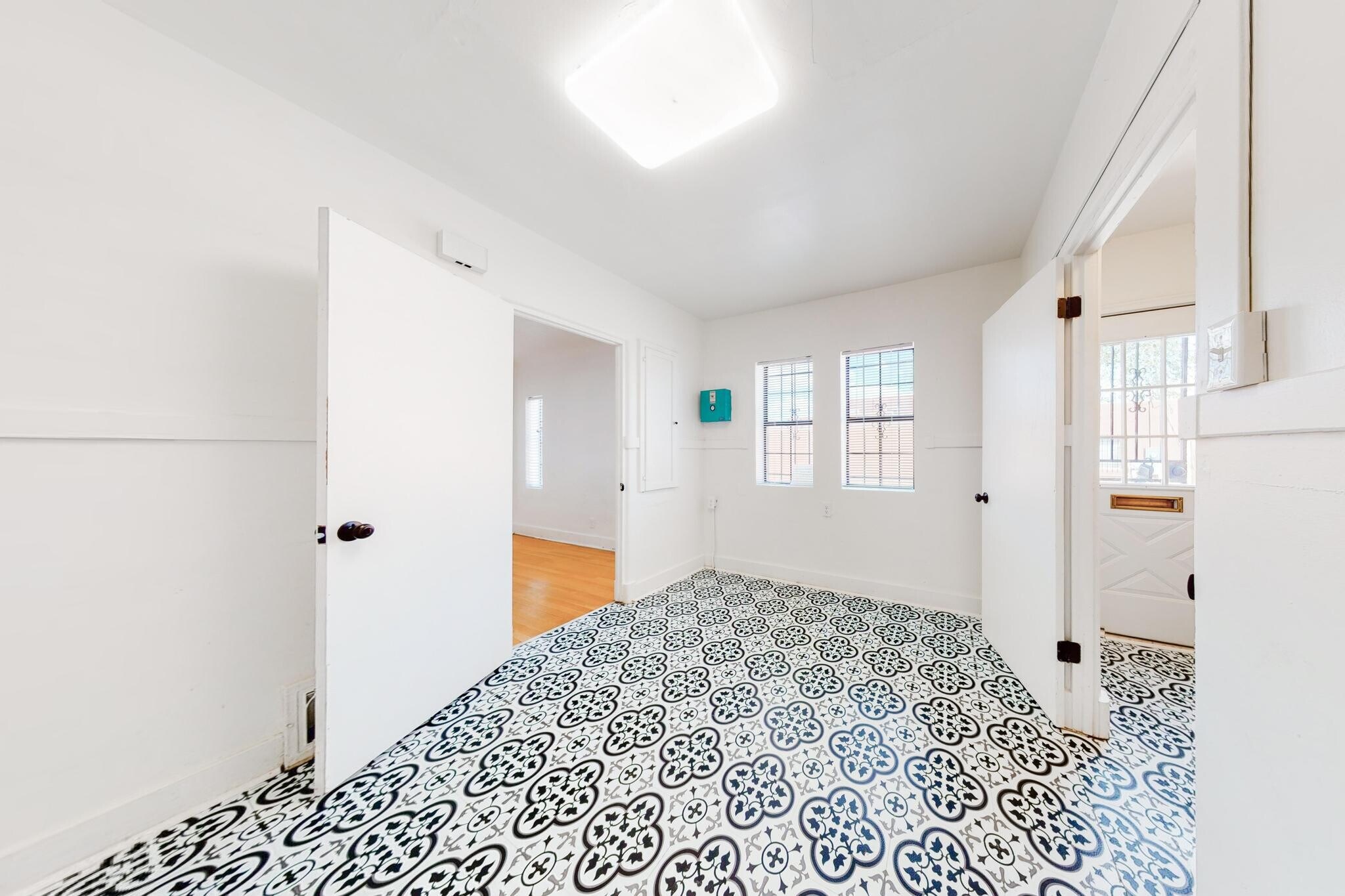 Building Photo - 3106 Monte Vista Blvd NE