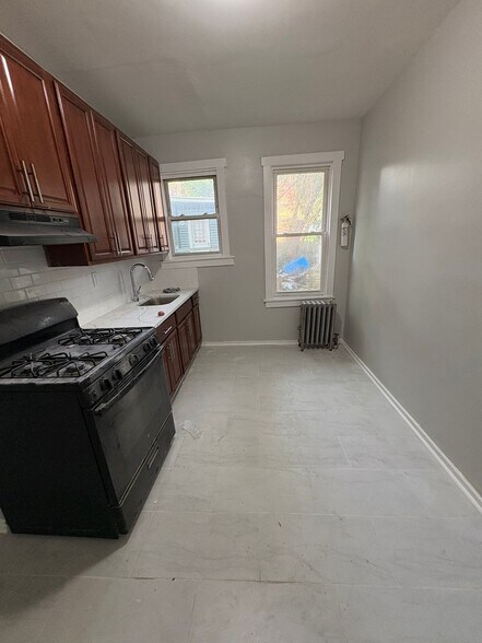 Building Photo - 144 S Durand Pl
