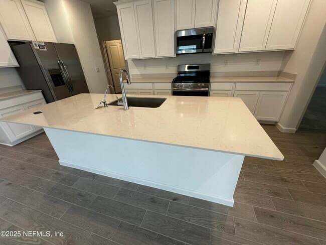 Building Photo - 235 Simonson Run