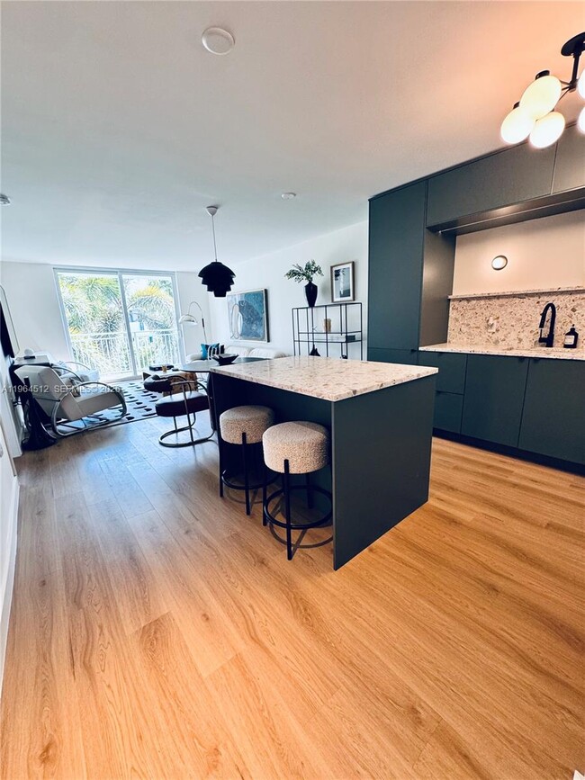 Building Photo - 1045 10th St