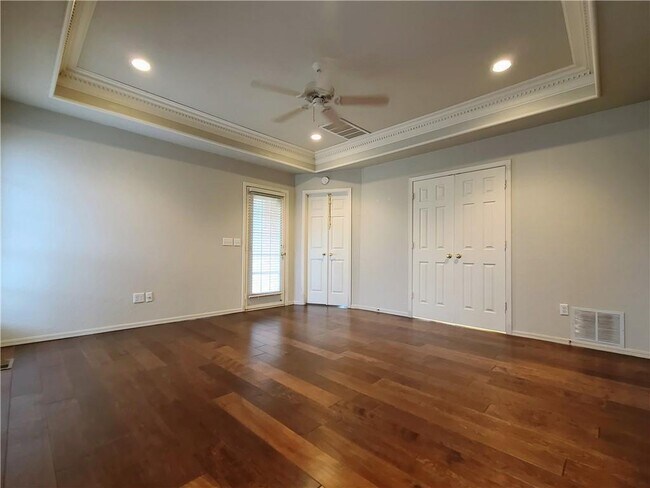 Building Photo - 5604 NW 106th St