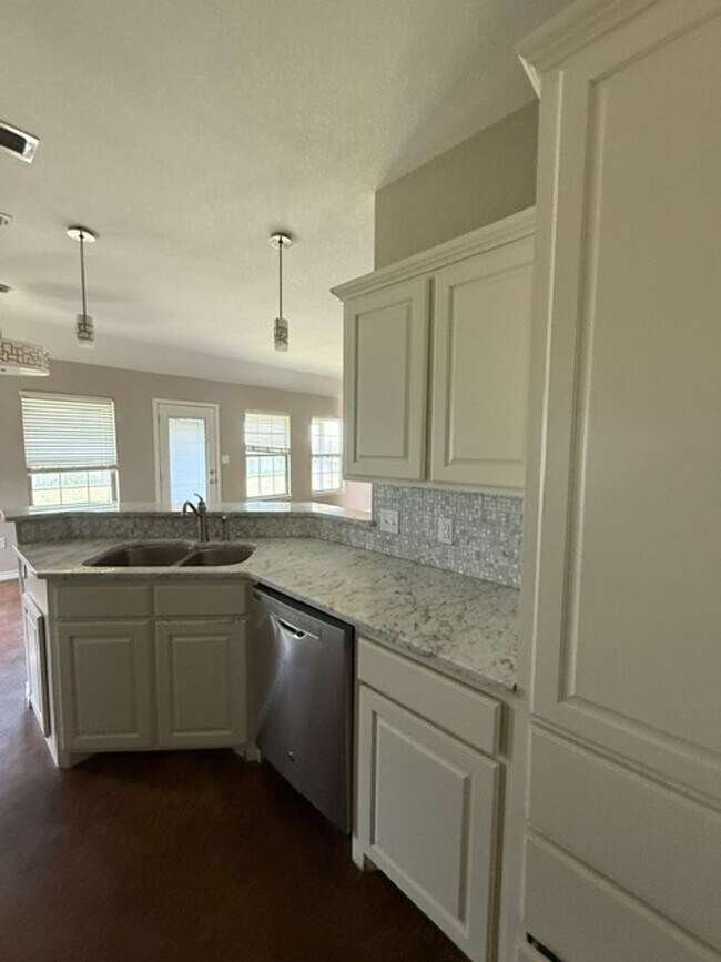Building Photo - 1333 Briar Cliff Path