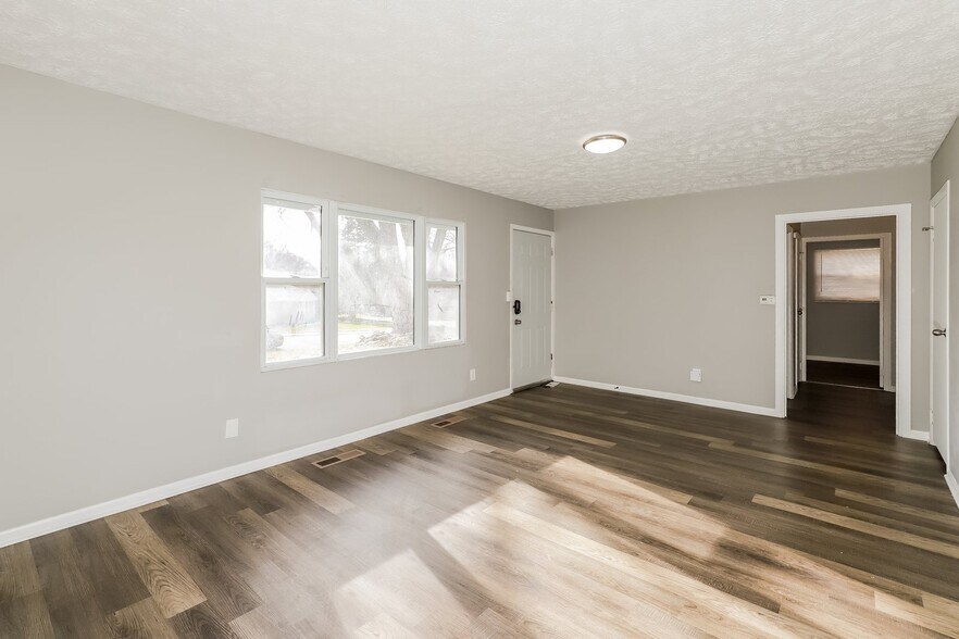 Building Photo - 6652 Decatur St