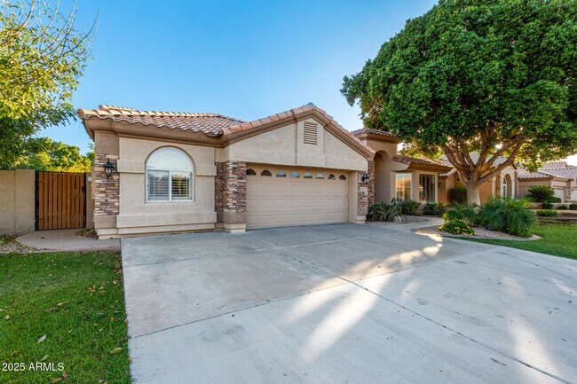 Building Photo - 6401 W Orchid Ln