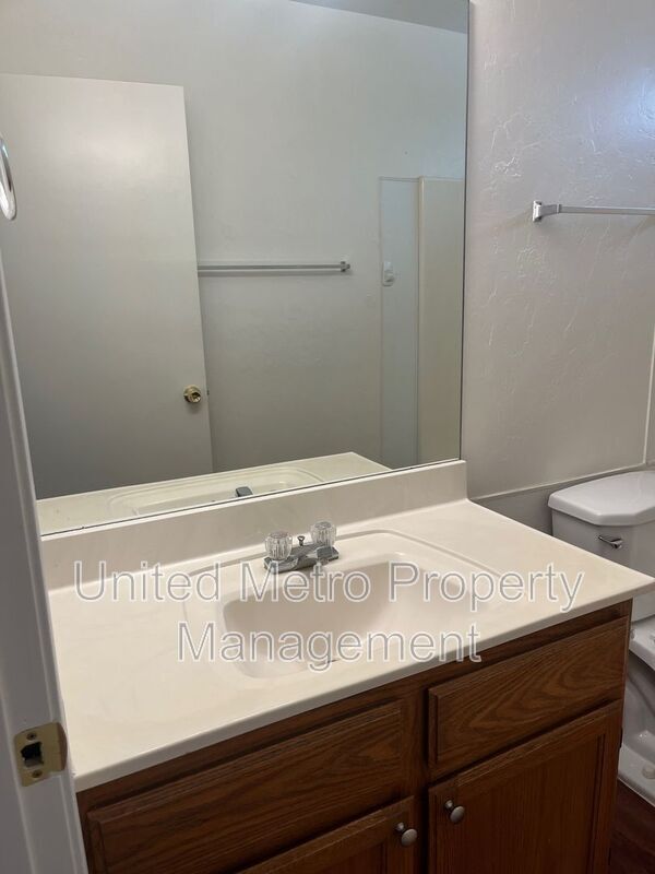 Building Photo - 8360 E. Lakeshore Drive