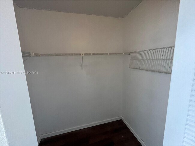 Building Photo - 7601 E Treasure Dr