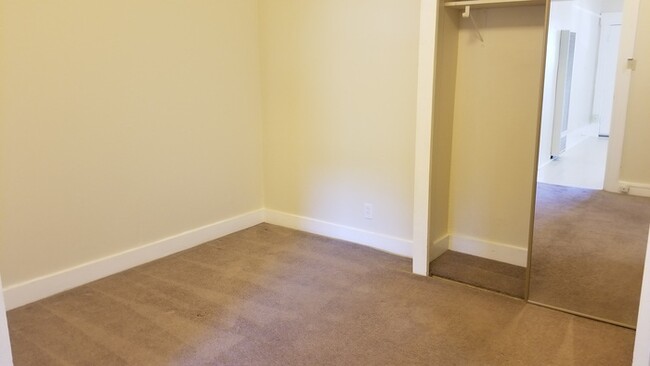 Building Photo - Cute 1 bedroom in Downtown Sacramento!!