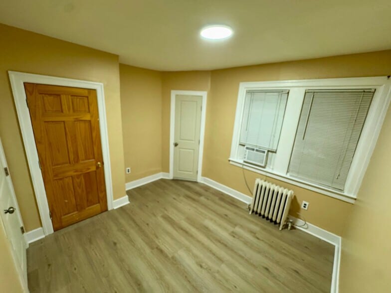 Building Photo - 4927 Wissahickon Ave