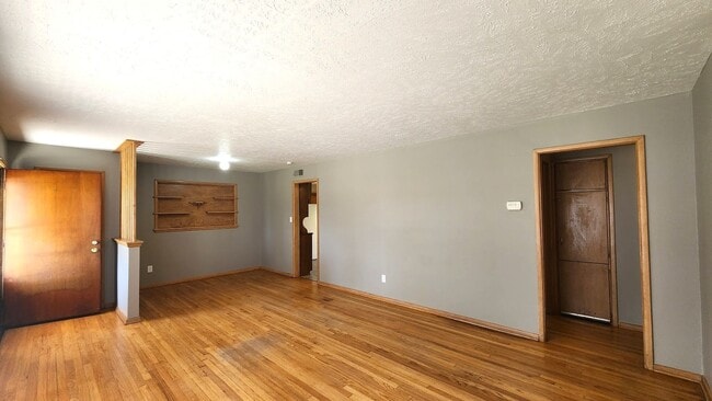 Building Photo - Darling 3 Bed 1.5 Bath 1 Car Garage in the Country Estates Addn Midwest City