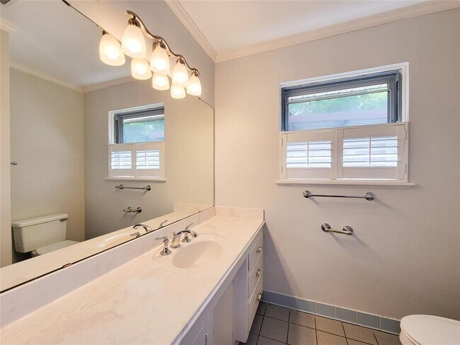 Building Photo - 4602 Redstart St