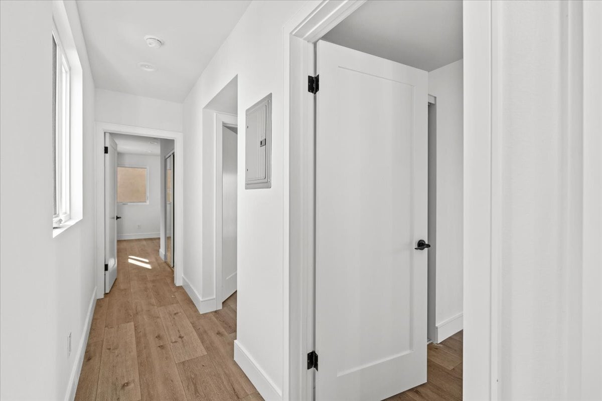 Building Photo - 860 N Hudson Ave