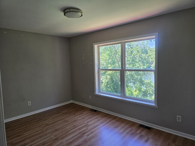 Building Photo - 96 E Montcalm St