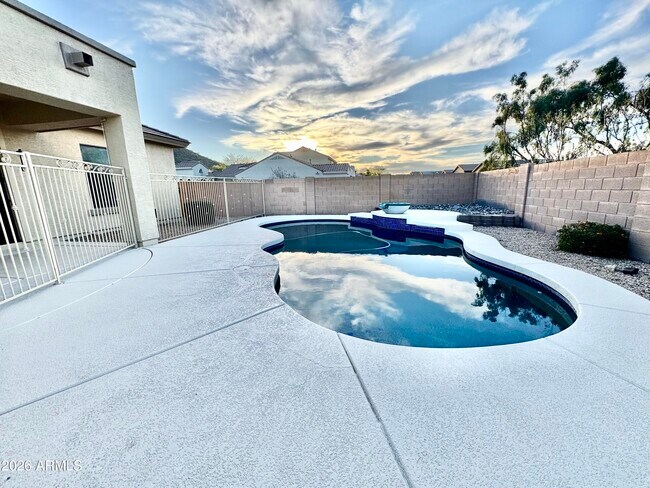 Building Photo - 6858 W Mazatzal Dr