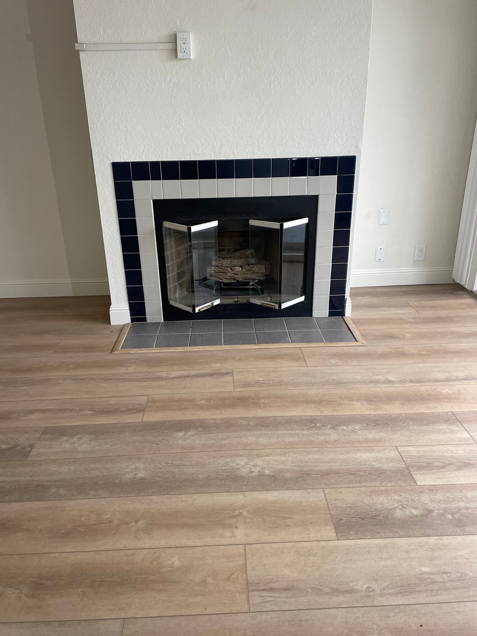 Building Photo - 5039 E Ocean Blvd