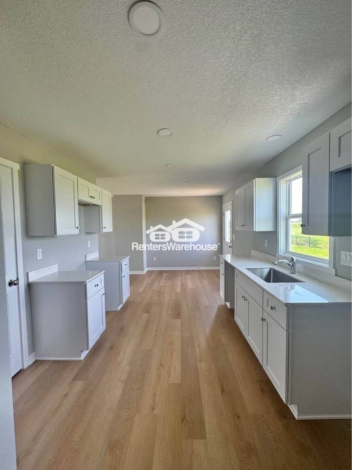 Building Photo - 1009 Adler Ct