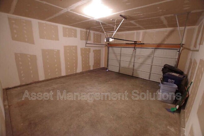 Building Photo - 119 Carlton Point Dr