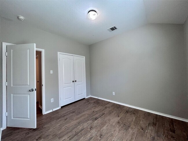 Building Photo - 2037 Rachel Ln