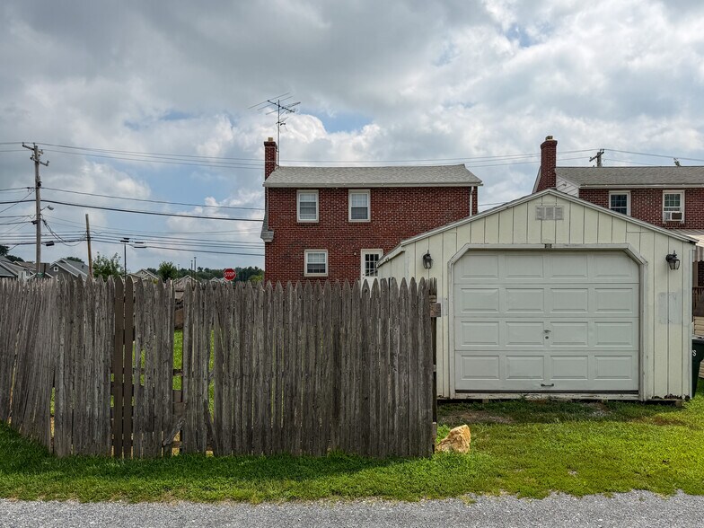 Building Photo - 430 Brimmer Ave