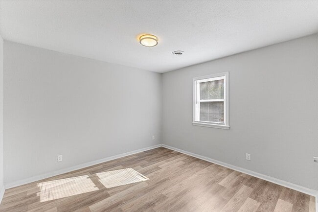 Building Photo - Homestead Duplexes