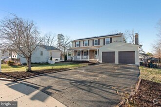 Building Photo - 9246 Oakglen Ct