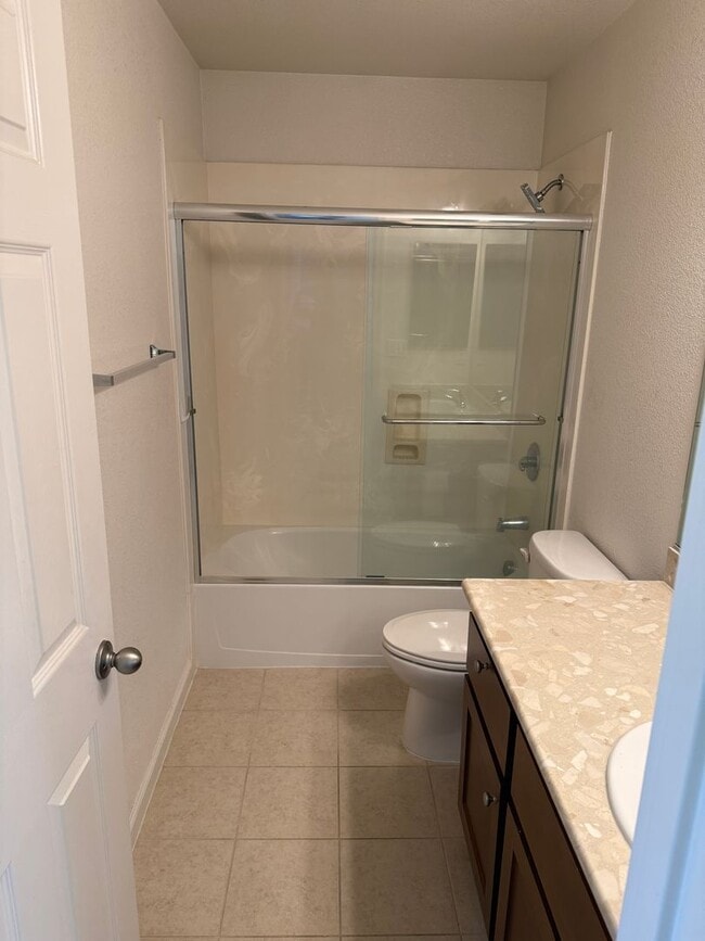 Building Photo - MODERN NEWER 3 BEDROOM 2 STORY FAIRFIELD *...