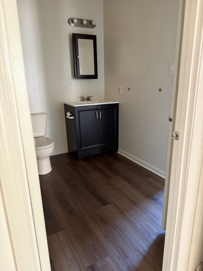 Building Photo - 2 Bed 2 Bath Condo in Council Rock School ...