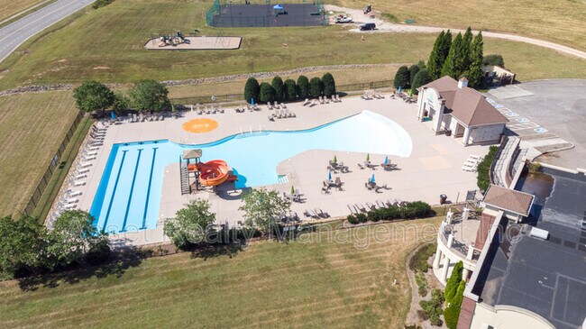 Building Photo - 509 Broadberry Ave