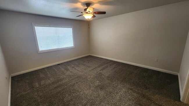 Building Photo - 1323 SE Birch Ln