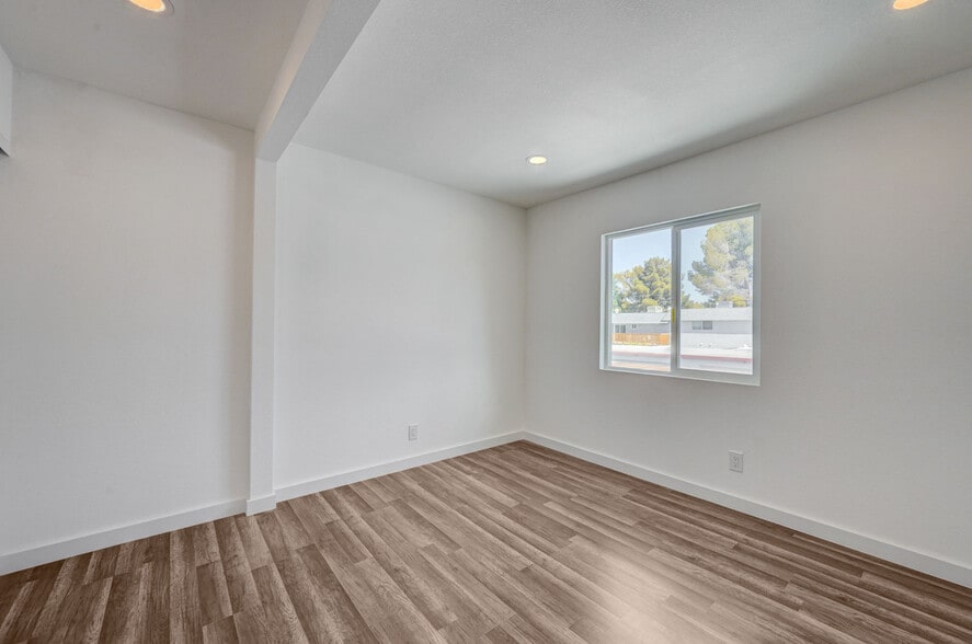 Building Photo - 571 Greenbriar Townhouse Way