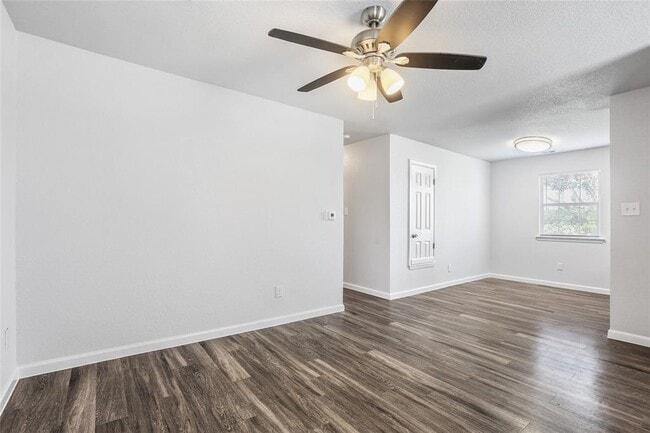 Building Photo - 7415 Vintage Hills Dr